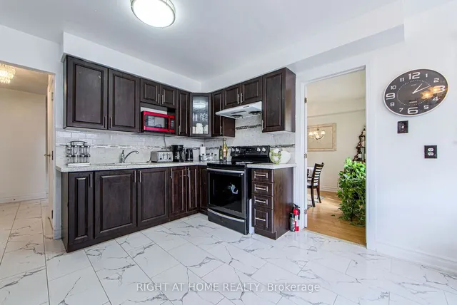 Additional image 13 of 70 Longsword Dr