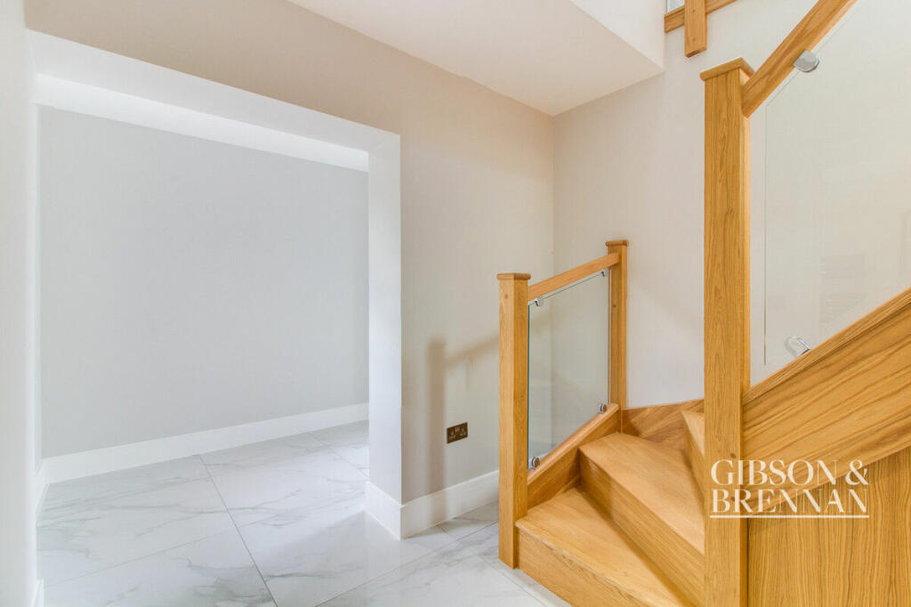 Additional image 16 of Noak Hill Road, Billericay, CM12