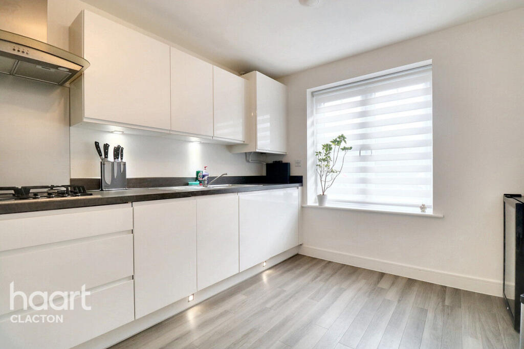 Additional image 6 of Hamford Crescent, Walton on the naze