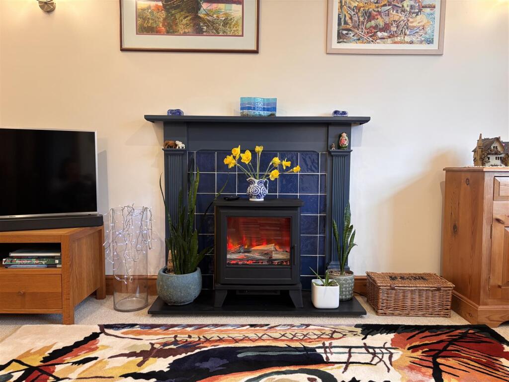 Additional image 22 of Windmill Road, Bradfield