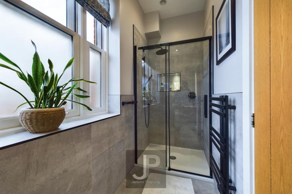 Additional image 12 of Kensington Way, Brentwood