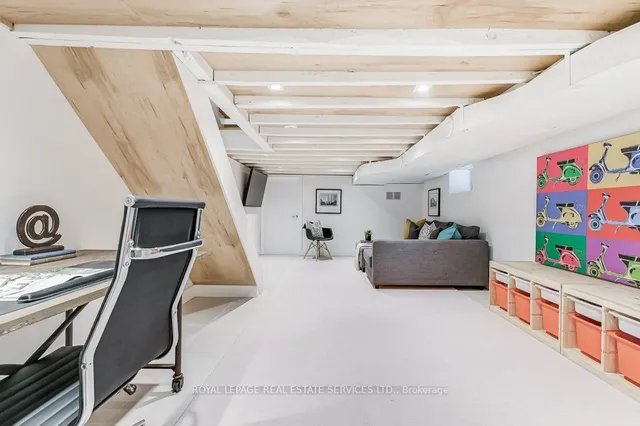 Additional image 28 of 96 Pinewood Ave