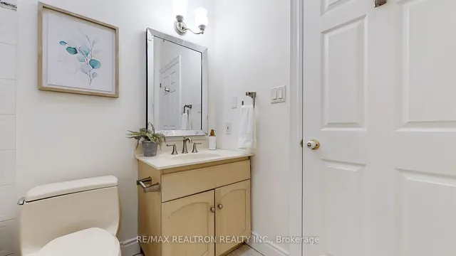 Additional image 35 of 520 Falconridge Cres