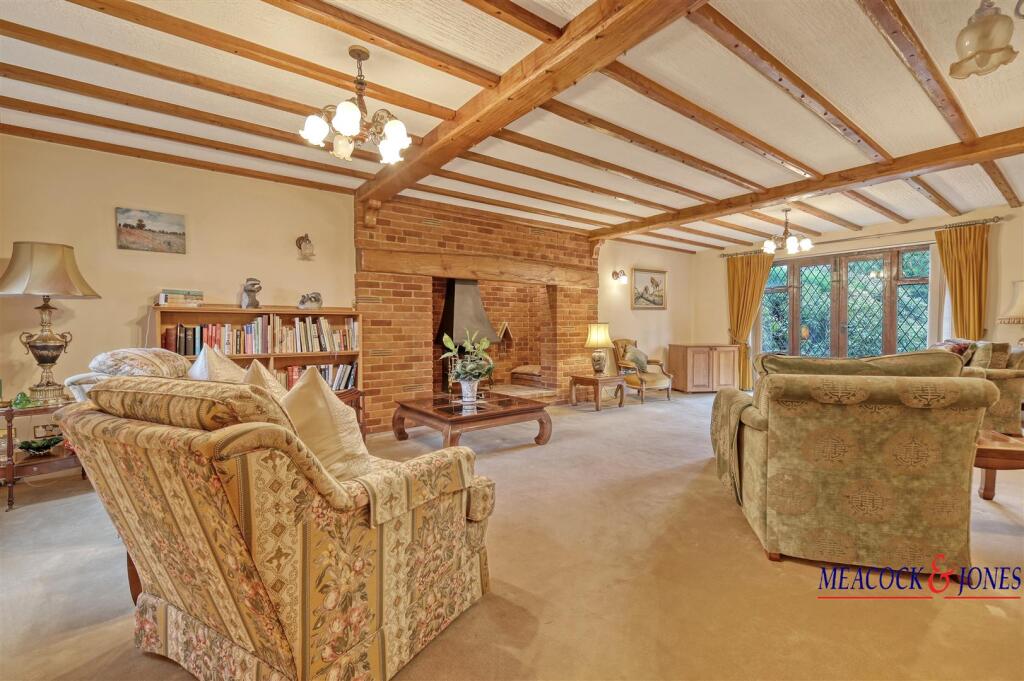 Additional image 11 of Roundwood Avenue, Hutton Mount, Brentwood