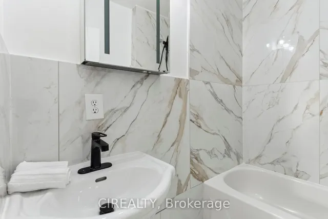 Additional image 24 of 17 Wendover Rd