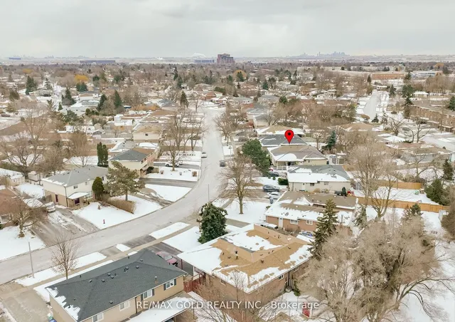 Additional image 40 of 170 Earnscliffe Circ