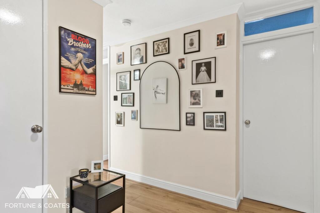 Additional image 10 of Little Cattins, Harlow