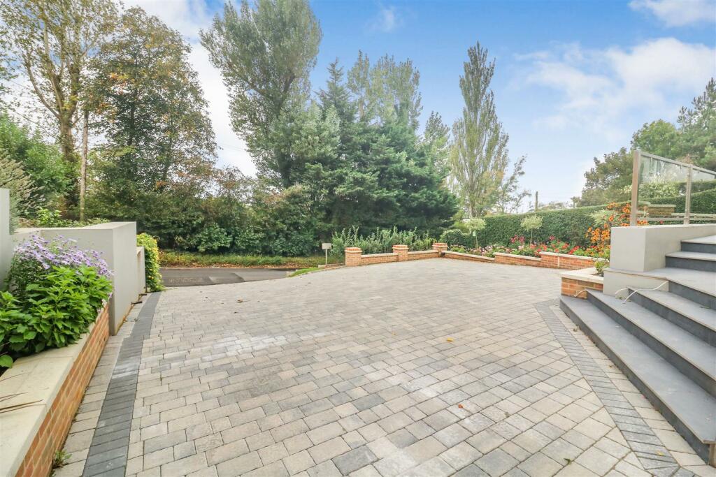 Additional image 37 of Hamlet Hill, Roydon, Harlow