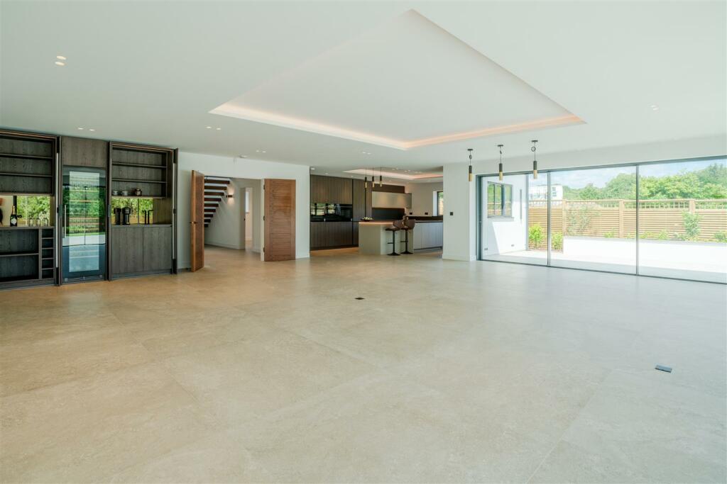 Additional image 18 of Broomhills Chase, Little Burstead, Billericay