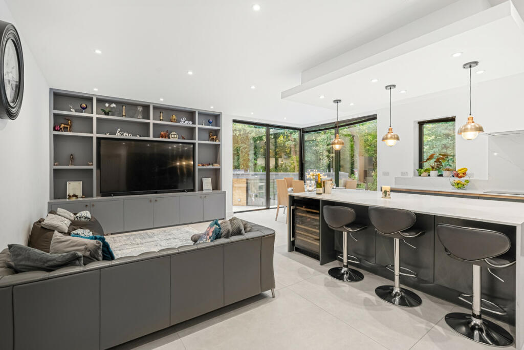 Additional image 5 of Pine Coombe, Shirley, CR0