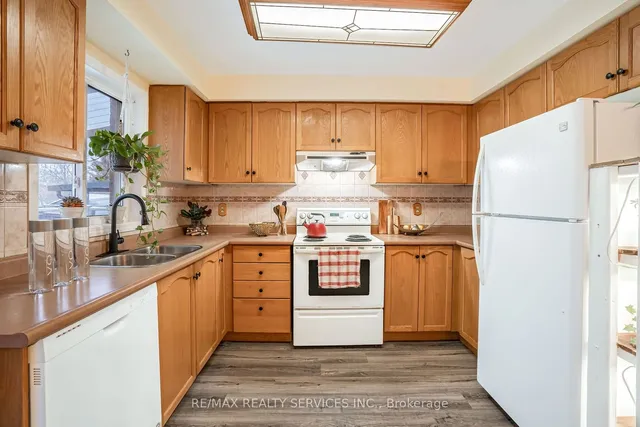 Additional image 15 of 28 Native Landing