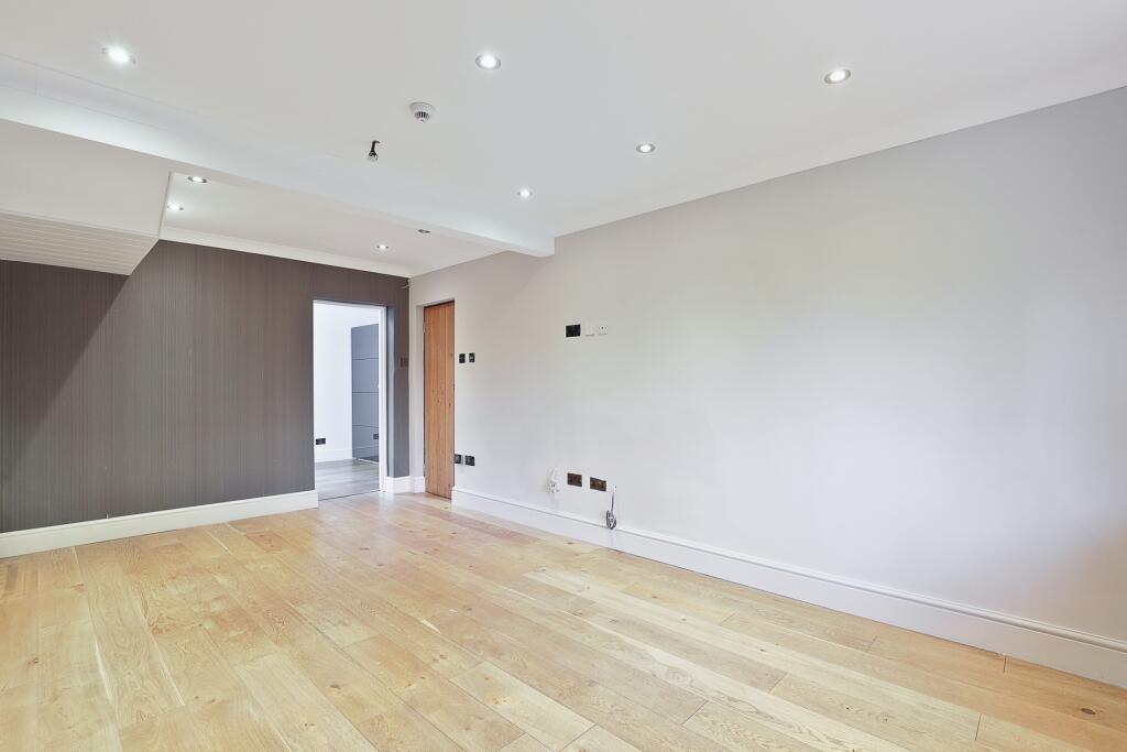 Additional image 11 of Lindsey Street, Epping, CM16