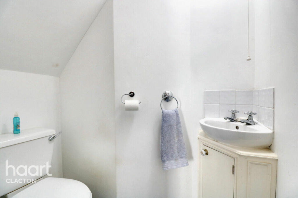 Additional image 12 of Marine Parade East, Clacton-On-Sea