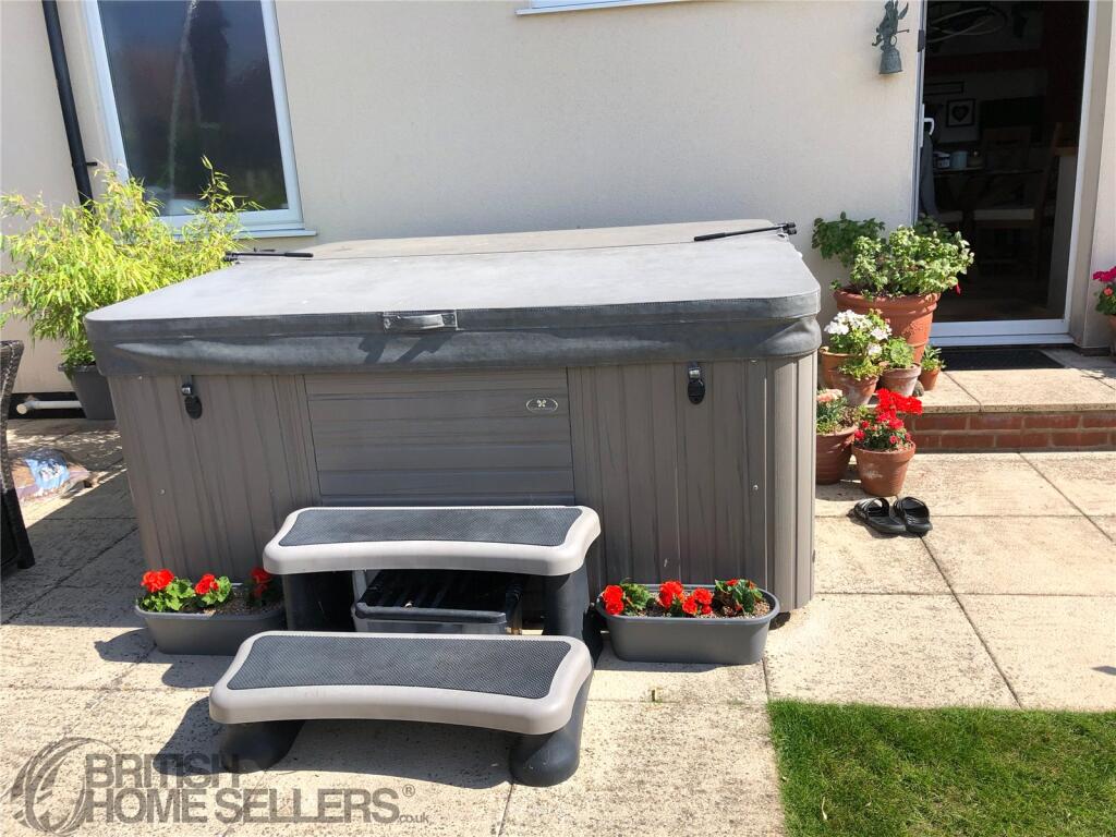 Additional image 21 of Kings Parade, Holland-on-Sea, Clacton-on-Sea, Essex, CO15