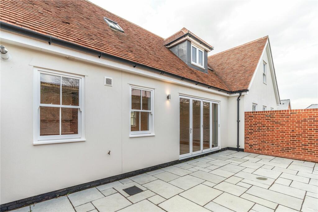 Additional image 5 of Brizes Park, Ongar Road, Kelvedon Hatch, Brentwood, CM15