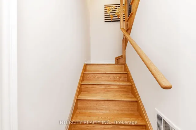 Additional image 12 of 9 Queenpost Dr