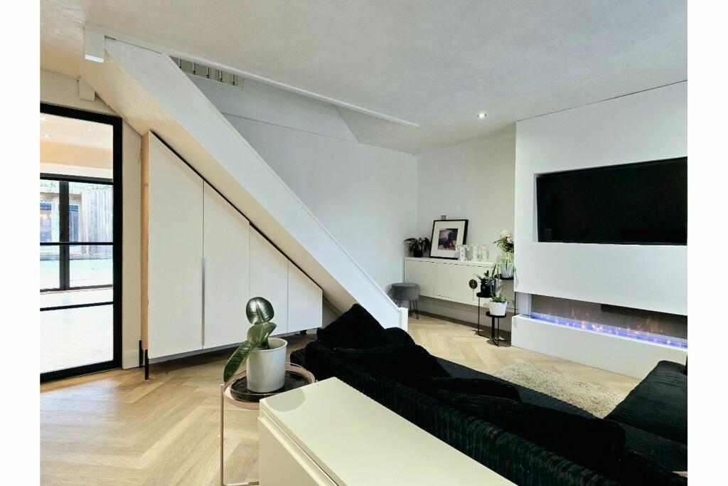 Additional image 7 of Blenheim Road, Brentwood, CM15