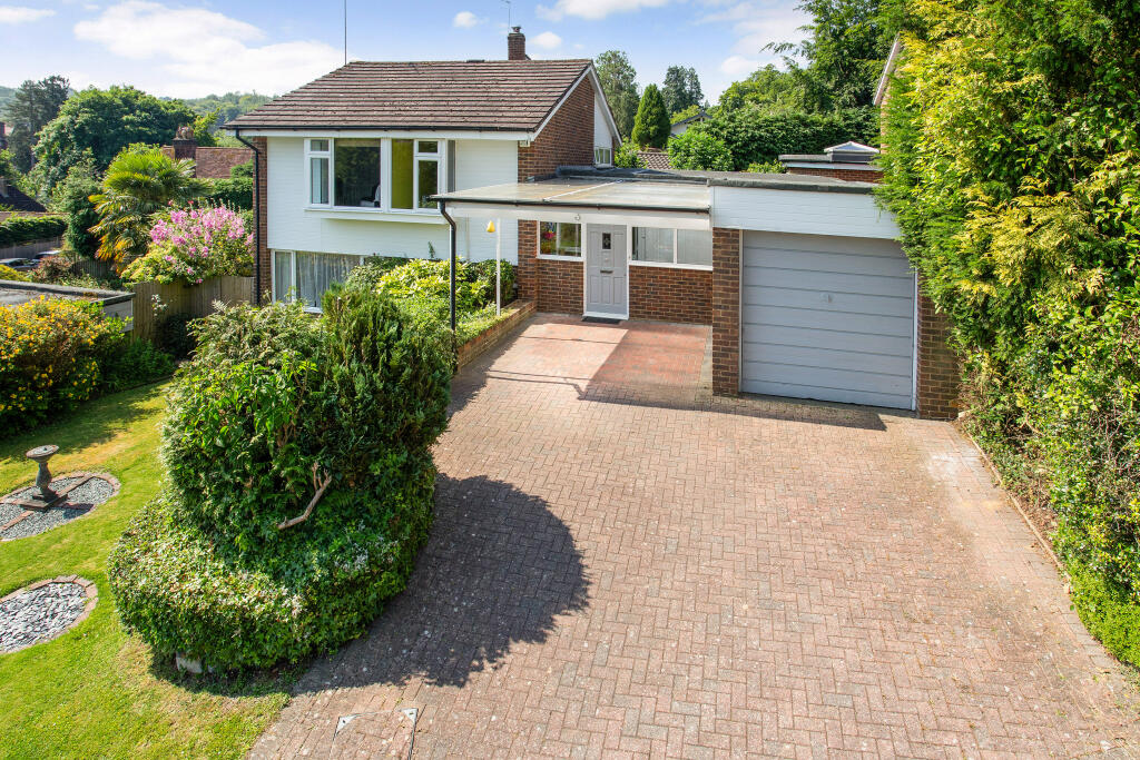 Additional image 14 of Dunedin Drive, Caterham, CR3