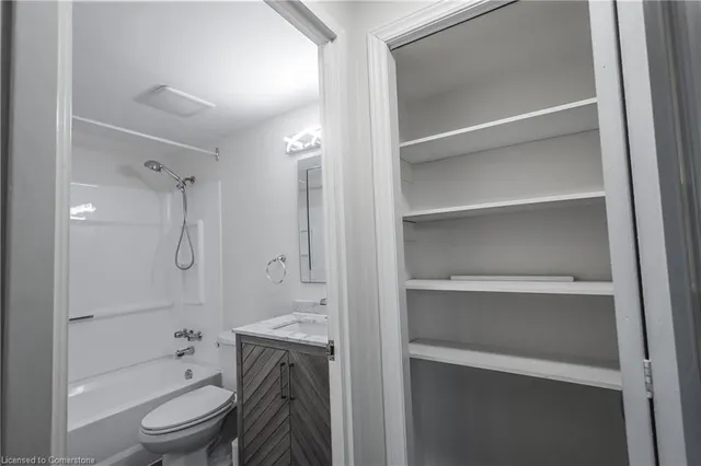 Additional image 13 of 3227 King St Unit 311