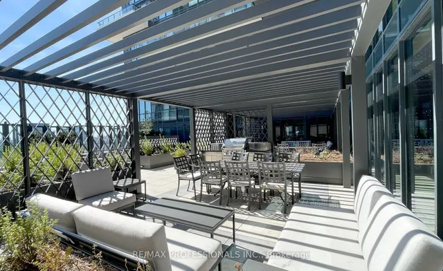 Additional image 22 of 30 Inn On The Park Dr Unit 320