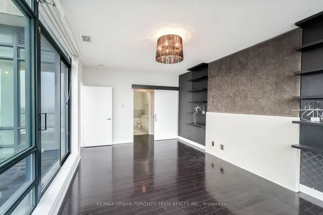 Additional image 22 of 438 King St Unit Ph03