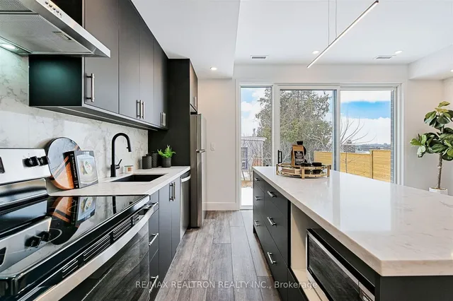 Additional image 7 of 421 Silverthorn Ave