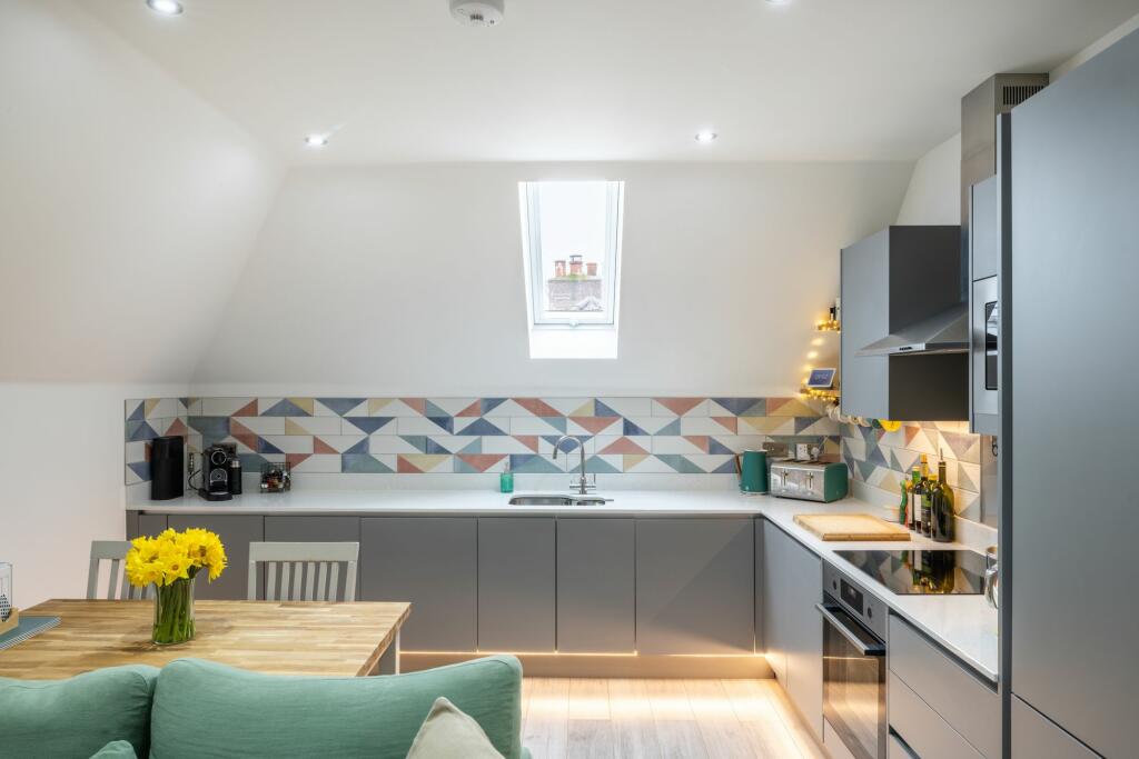 Additional image 2 of South Drive, Elston Court, CR5