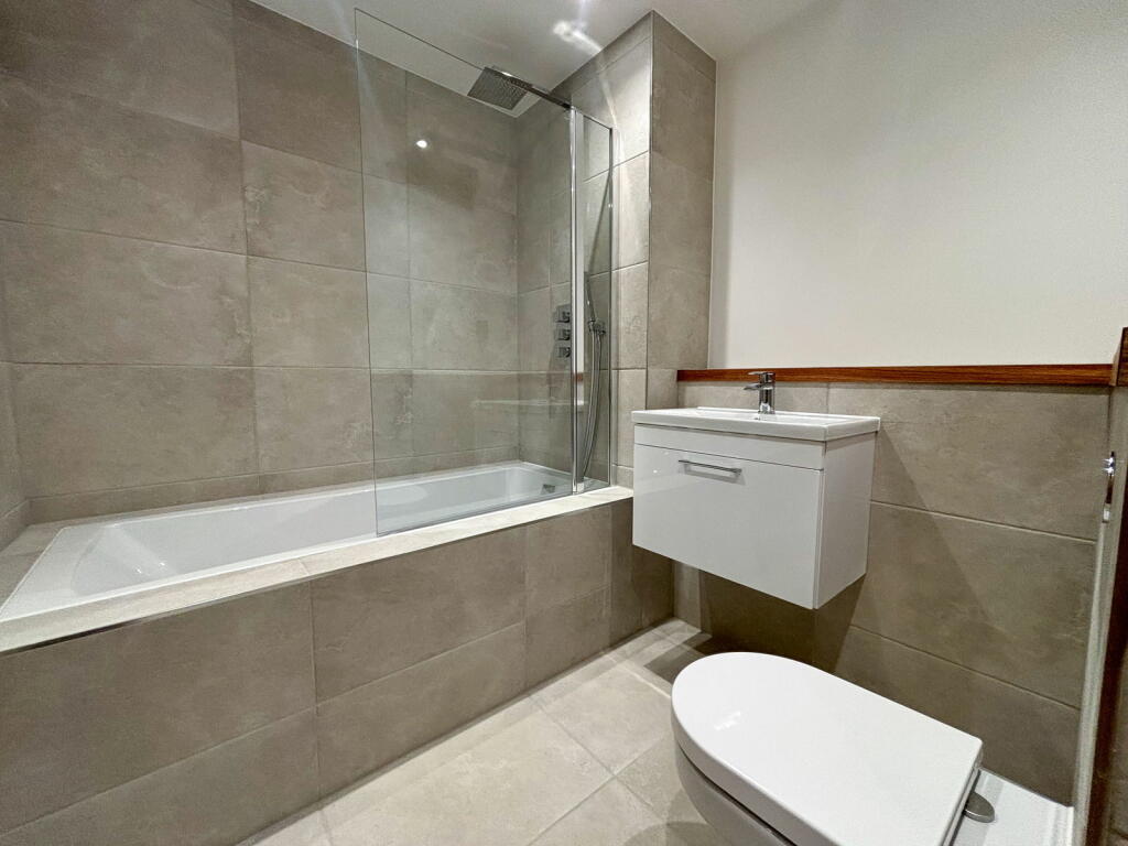 Additional image 10 of 41 Shenfield Road, Shenfield, Brentwood