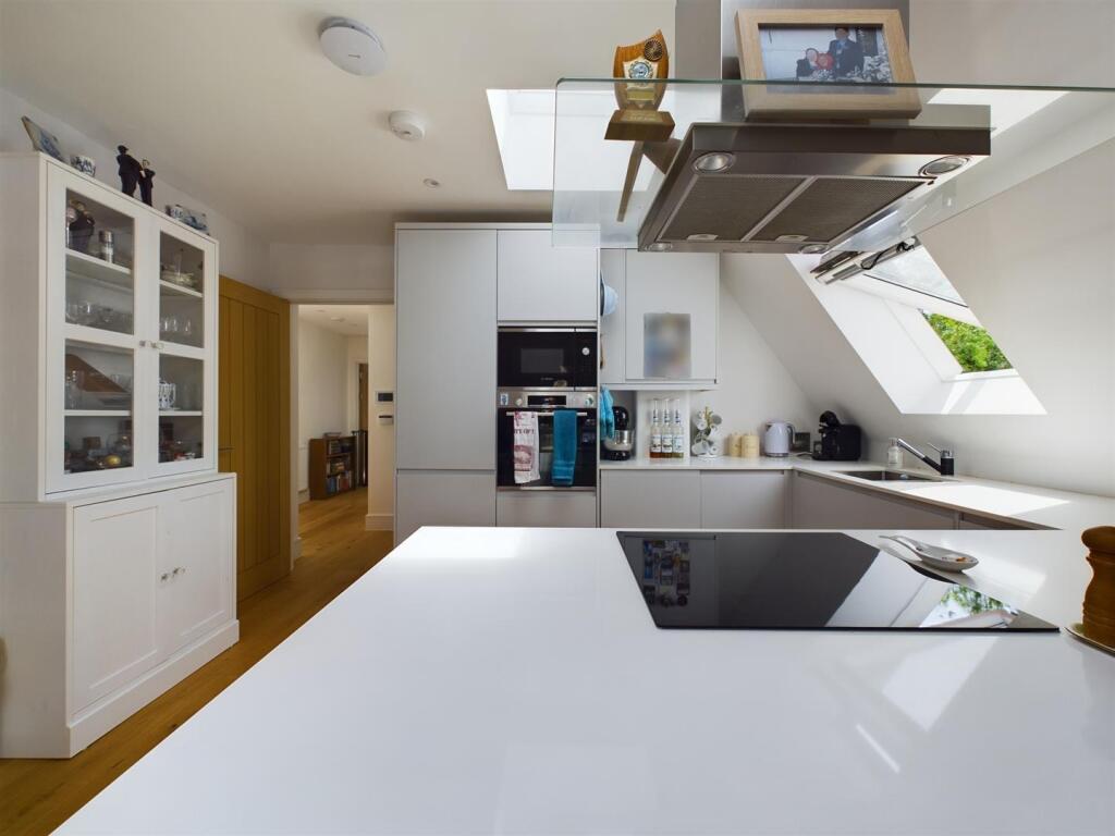 Additional image 12 of Chipstead Valley Road, Coulsdon