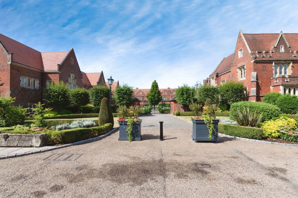 Additional image 3 of The Galleries, Warley, Brentwood, Essex, CM14