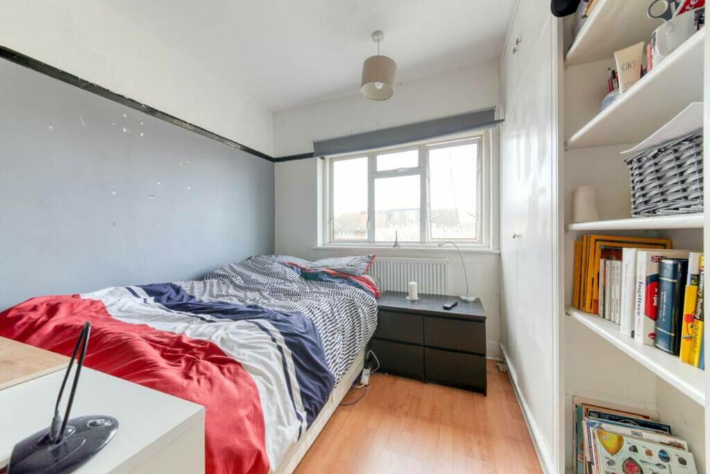 Additional image 7 of Manor Way, Mitcham, CR4