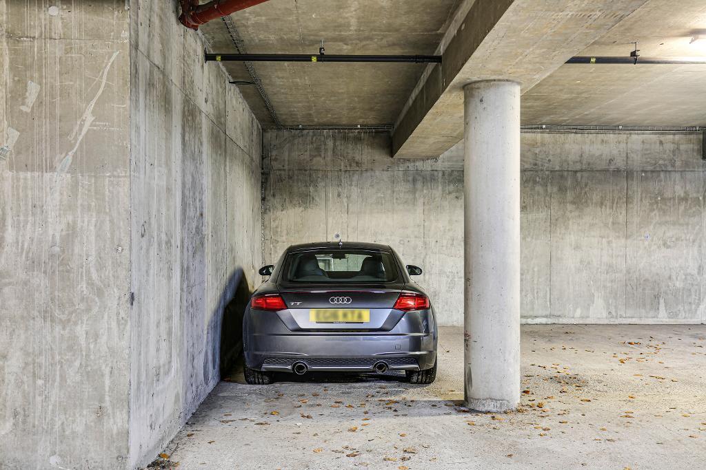 Additional image 17 of 174 Sanderstead Road, Sanderstead, Surrey, CR2 0LY