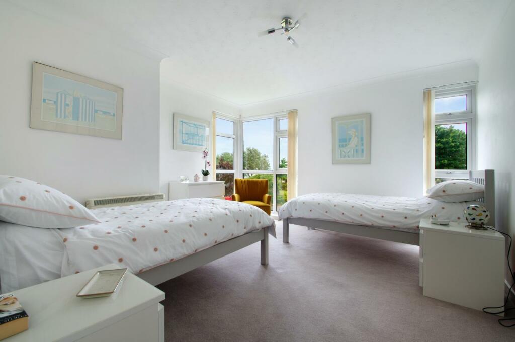 Additional image 7 of Forres, Frinton on Sea