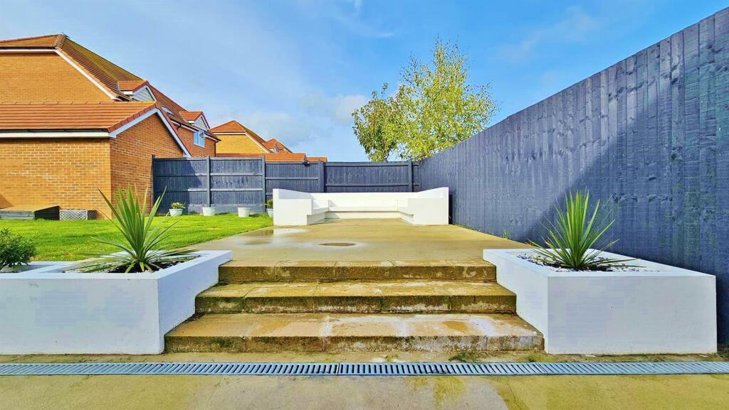 Additional image 25 of Skippers Way, Walton On The Naze