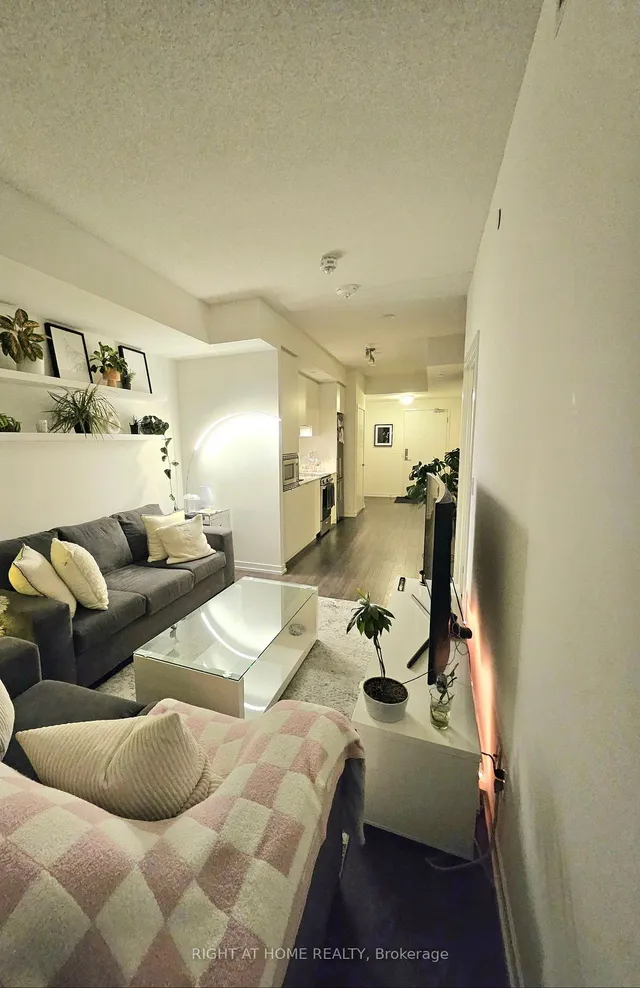 Additional image 7 of 49 East Liberty St Unit 2005