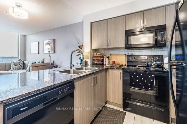 Additional image 27 of 80 Esther Lorrie Dr Unit 1116