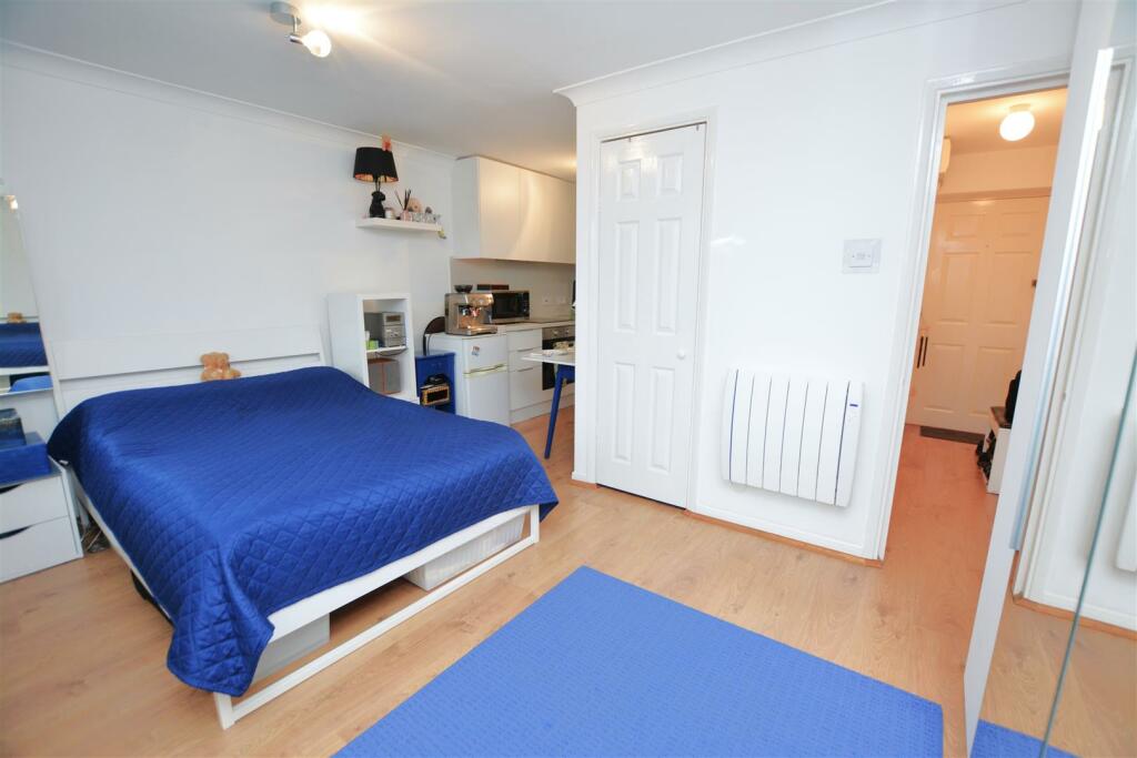 Additional image 8 of Wilkins Close, Colliers Wood Borders, CR4