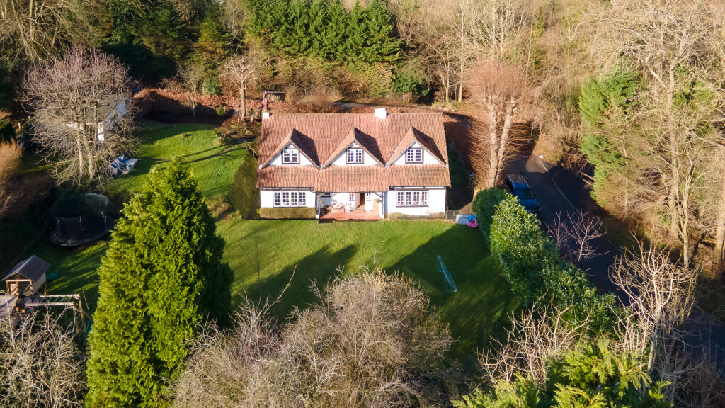 Additional image 16 of Woodland Way, Caterham, CR3