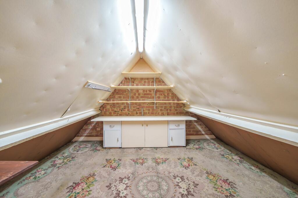 Additional image 13 of The Netherlands, Coulsdon, CR5