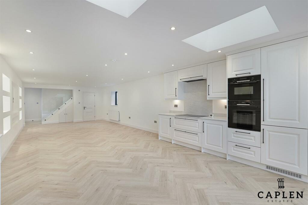 Additional image 5 of Coopers Hill, Ongar