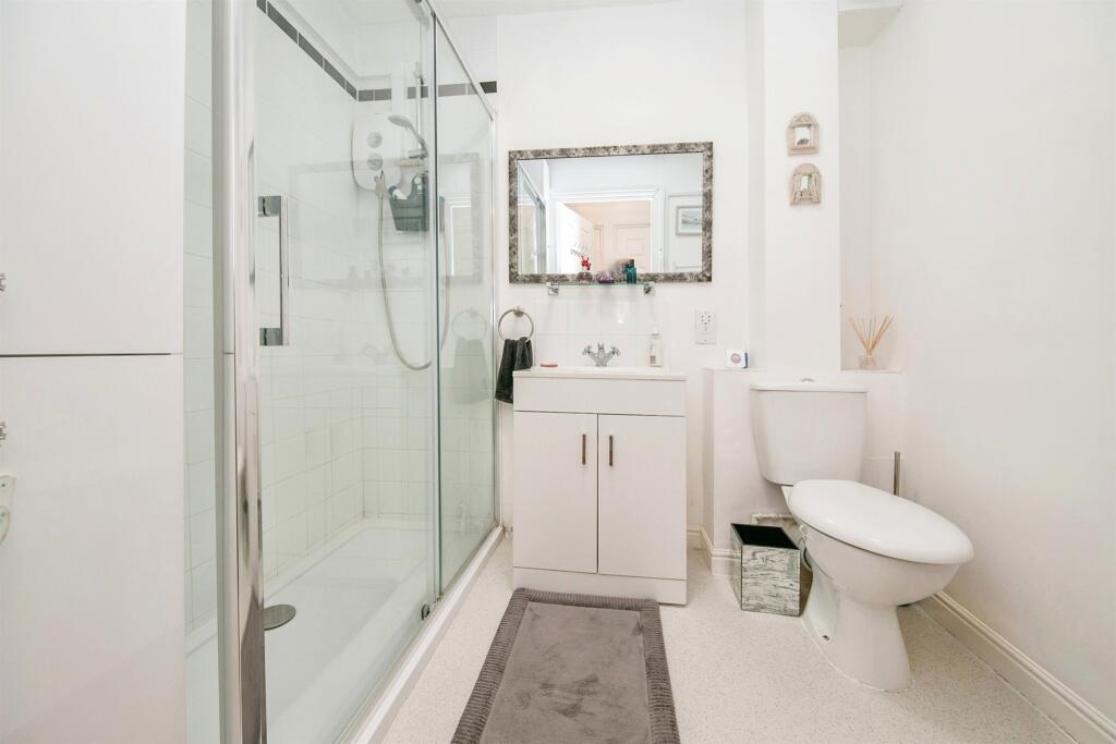 Additional image 13 of Louise Close, Walton On The Naze