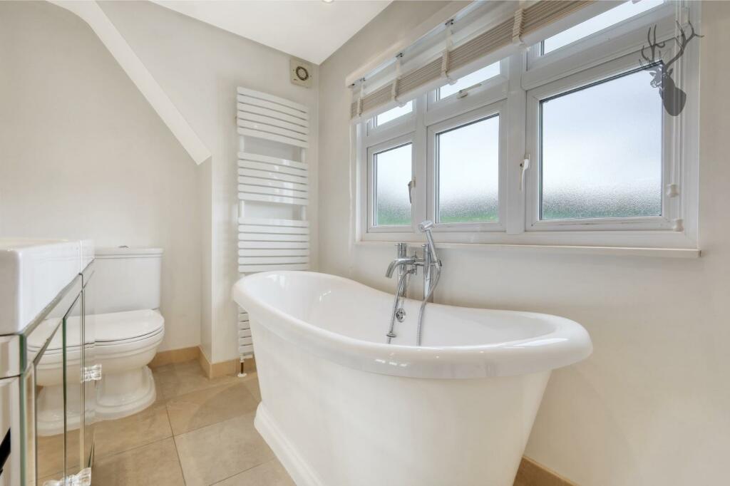 Additional image 20 of Mount End, Theydon Mount, Epping