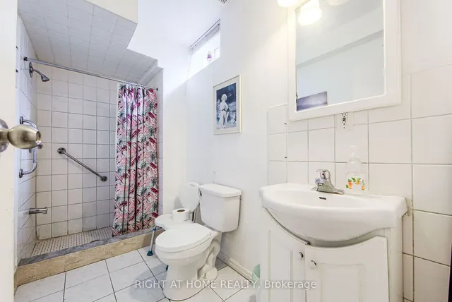 Additional image 33 of 70 Longsword Dr