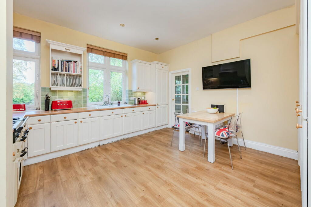 Additional image 9 of Queens Park Road, Caterham, CR3