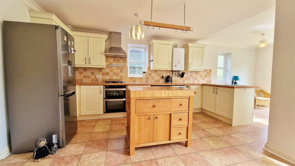 Additional image 7 of Third Avenue, Walton On The Naze