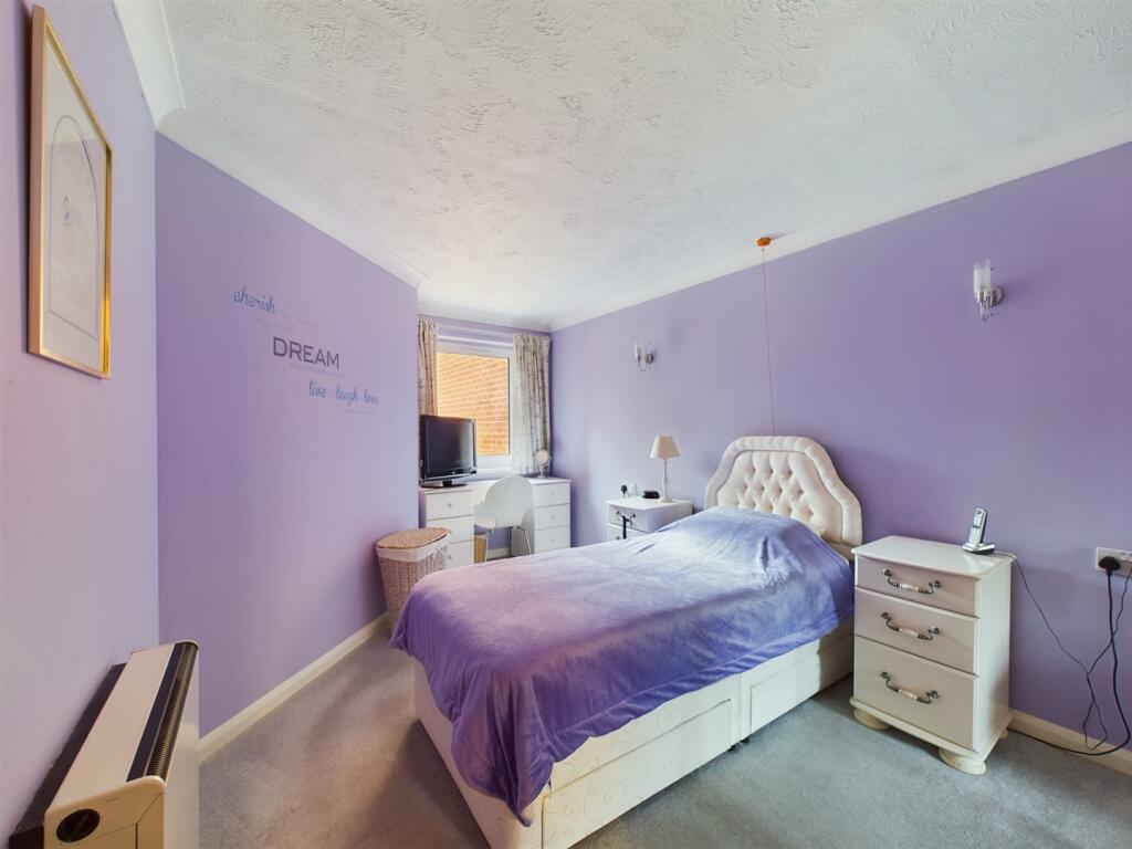 Additional image 17 of Brighton Road, Coulsdon