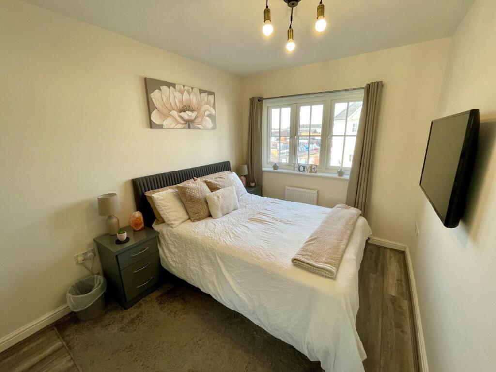 Additional image 19 of Standingwood Road