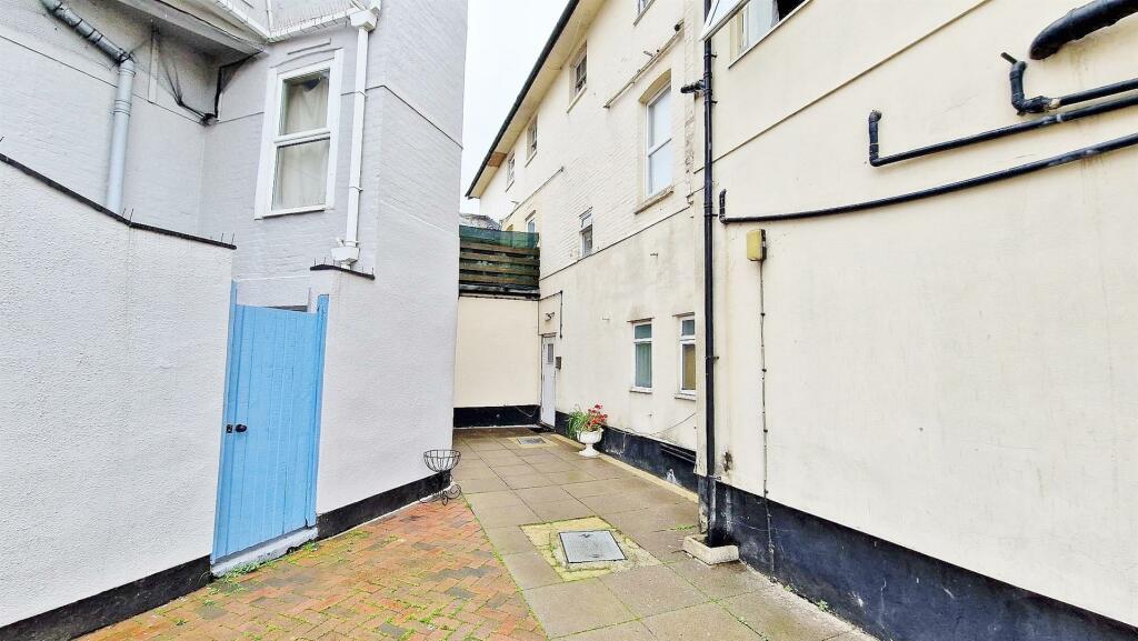 Additional image 8 of High Street, Walton On The Naze