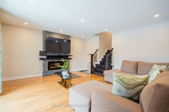 Additional image 17 of 4 Simmons Blvd