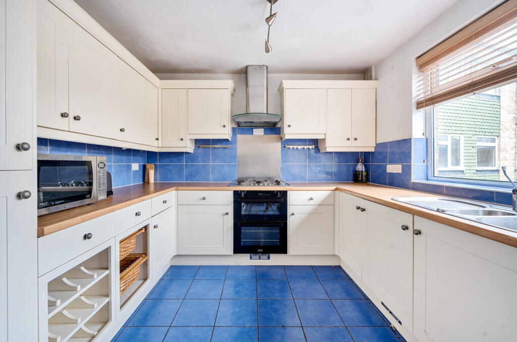 Additional image 5 of Hyrstdene, South Croydon